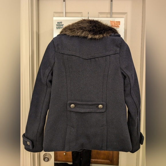 American Eagle super cute Faux Fur Coat Women's Size Small - Picture 2 of 7